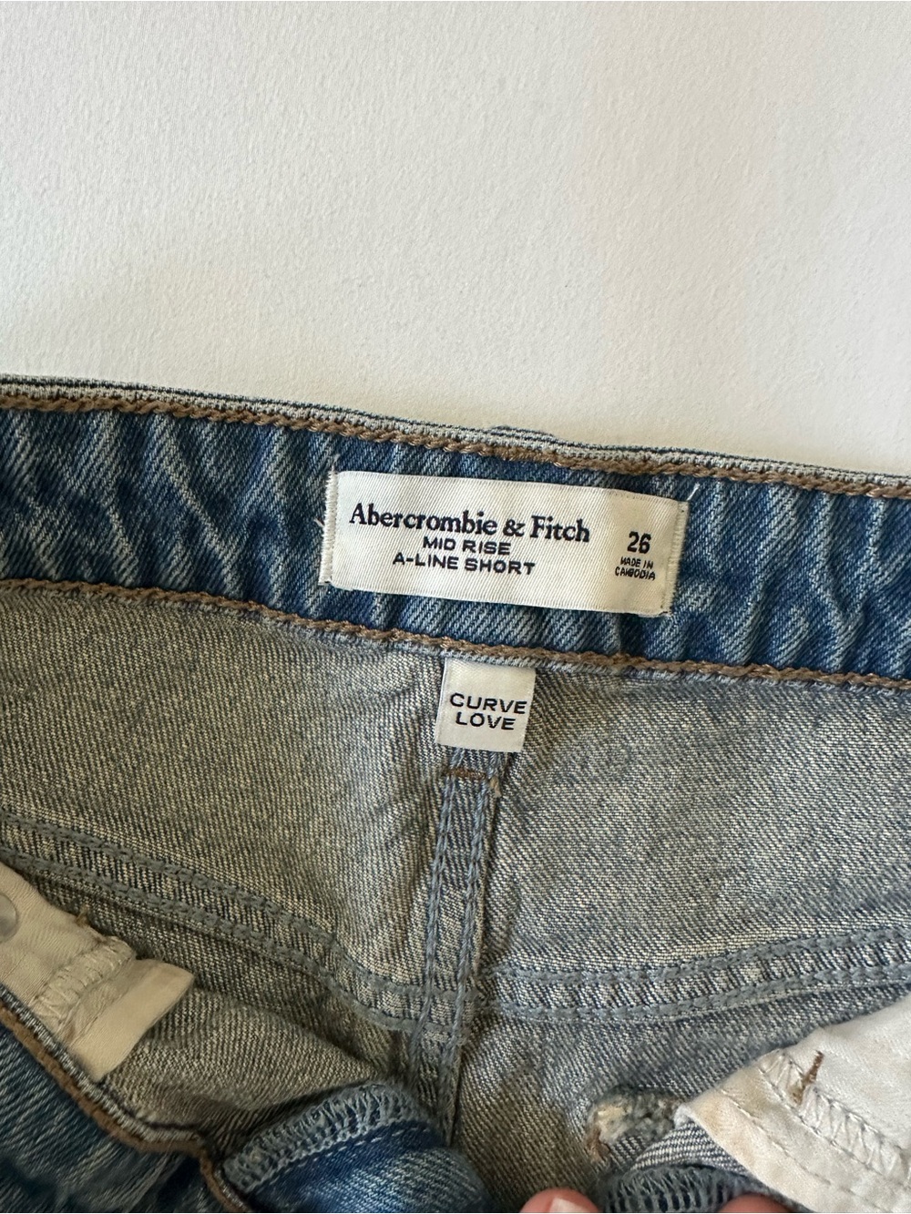 Abercrombie Curve Love Mid Rise A-Line Short - Picture 4 of 4